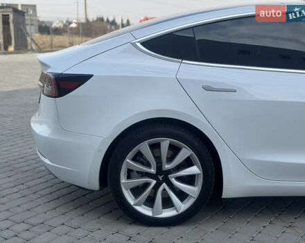 Білий Тесла Модель 3, об'ємом двигуна 0 л та пробігом 70 тис. км за 15500 $, фото 13 на Automoto.ua
