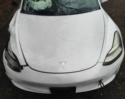Белый Тесла Модель 3, объемом двигателя 0 л и пробегом 67 тыс. км за 9500 $, фото 2 на Automoto.ua