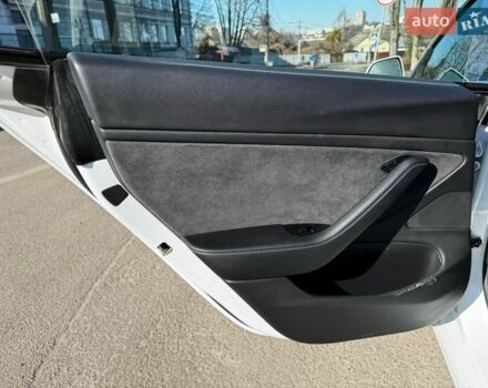 Белый Тесла Модель 3, объемом двигателя 0 л и пробегом 162 тыс. км за 18690 $, фото 12 на Automoto.ua