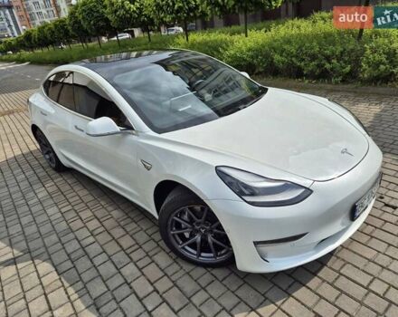 Белый Тесла Модель 3, объемом двигателя 0 л и пробегом 79 тыс. км за 15550 $, фото 16 на Automoto.ua