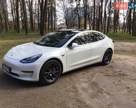 Белый Тесла Модель 3, объемом двигателя 0 л и пробегом 70 тыс. км за 20300 $, фото 3 на Automoto.ua