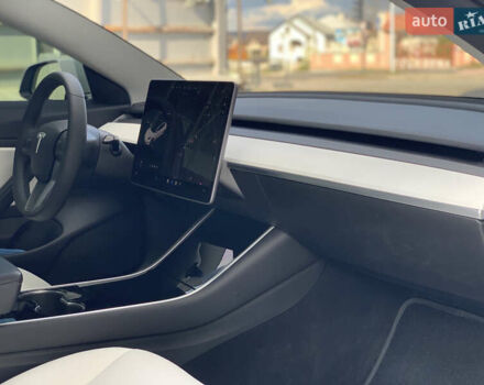 Тесла Модель 3 2020 у Івано-Франківську на Automoto.ua Білий Тесла Модель 3, об'ємом двигуна 0 л та пробігом 145 тис. км за 14850 $, фото 89 на Automoto.ua
