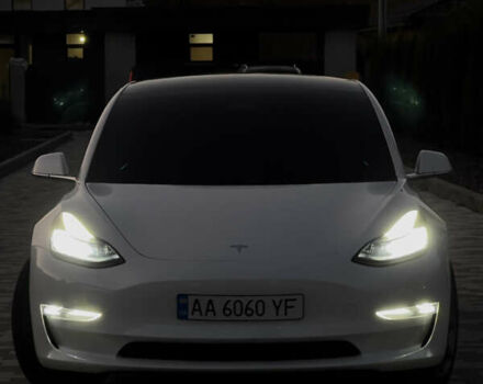 Белый Тесла Модель 3, объемом двигателя 0 л и пробегом 76 тыс. км за 19500 $, фото 2 на Automoto.ua