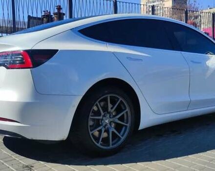 Белый Тесла Модель 3, объемом двигателя 0 л и пробегом 80 тыс. км за 16500 $, фото 10 на Automoto.ua