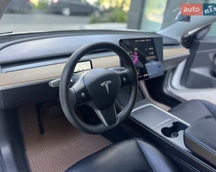 Білий Тесла Модель 3, об'ємом двигуна 0 л та пробігом 140 тис. км за 20700 $, фото 18 на Automoto.ua