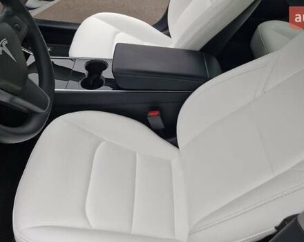 Белый Тесла Модель 3, объемом двигателя 0 л и пробегом 93 тыс. км за 16800 $, фото 15 на Automoto.ua