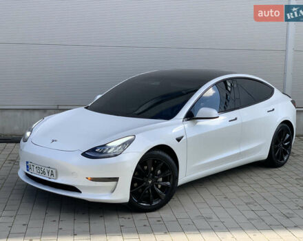 Тесла Модель 3 2020 у Івано-Франківську на Automoto.ua Білий Тесла Модель 3, об'ємом двигуна 0 л та пробігом 145 тис. км за 14850 $, фото 38 на Automoto.ua