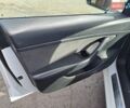 Білий Тесла Модель 3, об'ємом двигуна 0 л та пробігом 81 тис. км за 16500 $, фото 17 на Automoto.ua