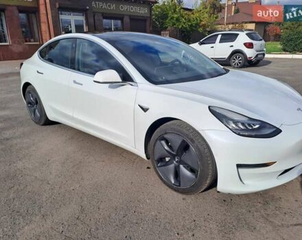 Білий Тесла Модель 3, об'ємом двигуна 0 л та пробігом 81 тис. км за 16500 $, фото 2 на Automoto.ua