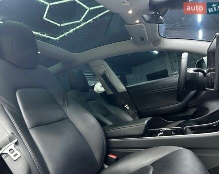 Білий Тесла Модель 3, об'ємом двигуна 0 л та пробігом 102 тис. км за 17900 $, фото 19 на Automoto.ua