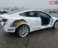 Білий Тесла Модель 3, об'ємом двигуна 0 л та пробігом 70 тис. км за 2700 $, фото 2 на Automoto.ua
