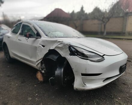 Білий Тесла Модель 3, об'ємом двигуна 0 л та пробігом 67 тис. км за 9500 $, фото 4 на Automoto.ua