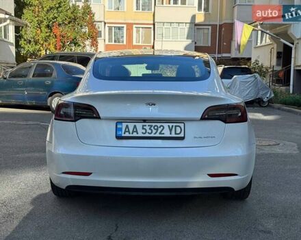 Тесла Модель 3 2020 в Киеве на Automoto.ua Белый Тесла Модель 3, объемом двигателя 0 л и пробегом 79 тыс. км за 15500 $, фото 4 на Automoto.ua