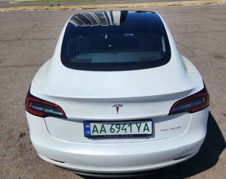 Белый Тесла Модель 3, объемом двигателя 0 л и пробегом 97 тыс. км за 22600 $, фото 3 на Automoto.ua