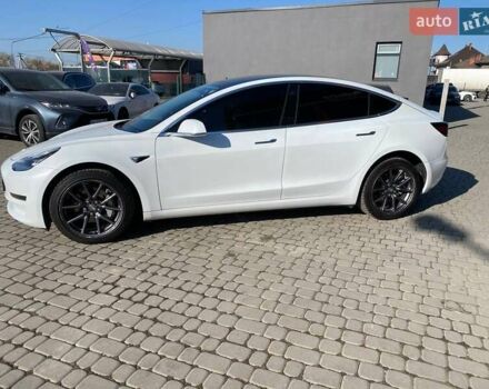 Белый Тесла Модель 3, объемом двигателя 0 л и пробегом 75 тыс. км за 15900 $, фото 3 на Automoto.ua