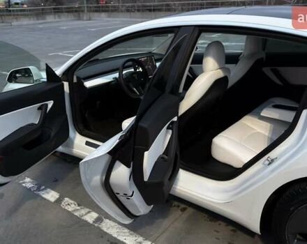 Білий Тесла Модель 3, об'ємом двигуна 0 л та пробігом 160 тис. км за 16000 $, фото 2 на Automoto.ua