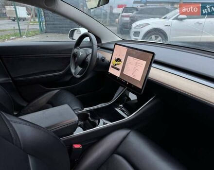 Белый Тесла Модель 3, объемом двигателя 0 л и пробегом 155 тыс. км за 12200 $, фото 7 на Automoto.ua