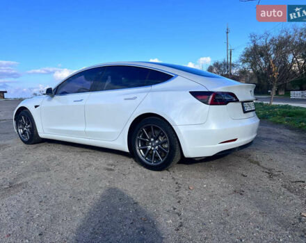 Білий Тесла Модель 3, об'ємом двигуна 0 л та пробігом 74 тис. км за 19000 $, фото 5 на Automoto.ua