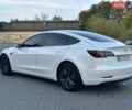 Белый Тесла Модель 3, объемом двигателя 0 л и пробегом 125 тыс. км за 17700 $, фото 19 на Automoto.ua