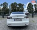 Білий Тесла Модель 3, об'ємом двигуна 0 л та пробігом 57 тис. км за 18650 $, фото 8 на Automoto.ua