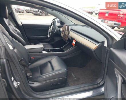 Білий Тесла Модель 3, об'ємом двигуна 0 л та пробігом 100 тис. км за 6000 $, фото 8 на Automoto.ua