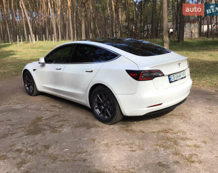 Белый Тесла Модель 3, объемом двигателя 0 л и пробегом 70 тыс. км за 20300 $, фото 5 на Automoto.ua