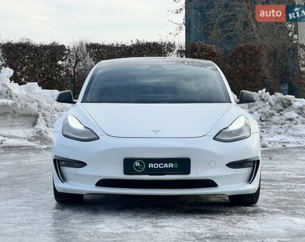 Белый Тесла Модель 3, объемом двигателя 0 л и пробегом 90 тыс. км за 19999 $, фото 4 на Automoto.ua