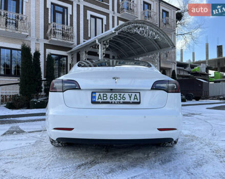 Белый Тесла Модель 3, объемом двигателя 0 л и пробегом 63 тыс. км за 19500 $, фото 47 на Automoto.ua