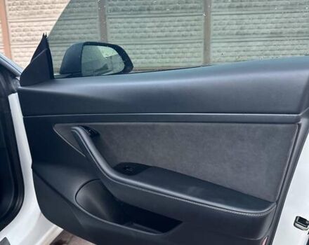 Белый Тесла Модель 3, объемом двигателя 0 л и пробегом 206 тыс. км за 16900 $, фото 19 на Automoto.ua