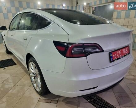Білий Тесла Модель 3, об'ємом двигуна 0 л та пробігом 156 тис. км за 15900 $, фото 3 на Automoto.ua