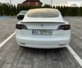 Белый Тесла Модель 3, объемом двигателя 0 л и пробегом 79 тыс. км за 21800 $, фото 7 на Automoto.ua