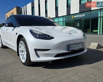 Белый Тесла Модель 3, объемом двигателя 0 л и пробегом 112 тыс. км за 16500 $, фото 1 на Automoto.ua