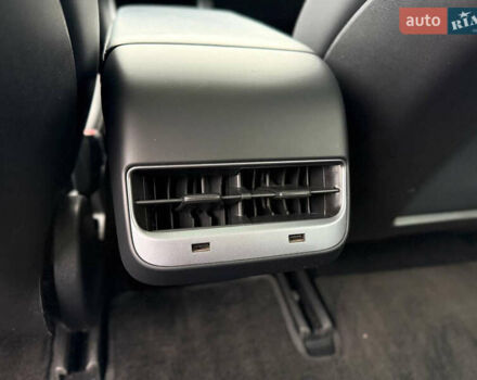 Белый Тесла Модель 3, объемом двигателя 0 л и пробегом 105 тыс. км за 14999 $, фото 20 на Automoto.ua