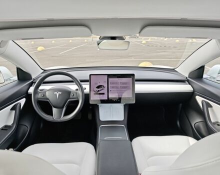 Білий Тесла Модель 3, об'ємом двигуна 0 л та пробігом 112 тис. км за 23800 $, фото 1 на Automoto.ua