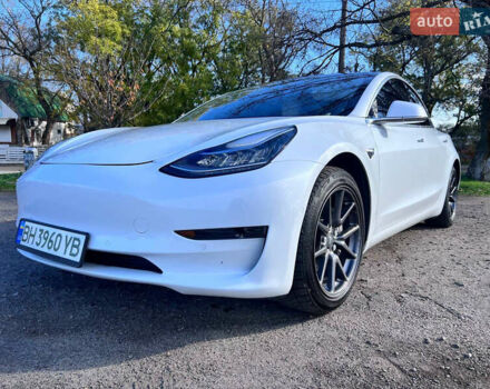 Білий Тесла Модель 3, об'ємом двигуна 0 л та пробігом 74 тис. км за 19000 $, фото 1 на Automoto.ua