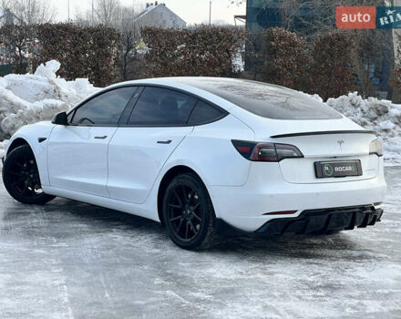 Белый Тесла Модель 3, объемом двигателя 0 л и пробегом 90 тыс. км за 19999 $, фото 17 на Automoto.ua