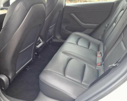 Білий Тесла Модель 3, об'ємом двигуна 0 л та пробігом 142 тис. км за 16900 $, фото 12 на Automoto.ua