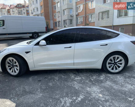 Белый Тесла Модель 3, объемом двигателя 0 л и пробегом 99 тыс. км за 20000 $, фото 7 на Automoto.ua