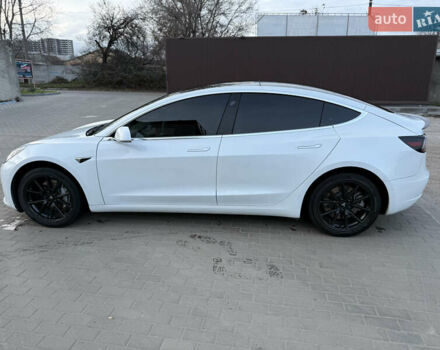 Білий Тесла Модель 3, об'ємом двигуна 0 л та пробігом 84 тис. км за 20500 $, фото 6 на Automoto.ua