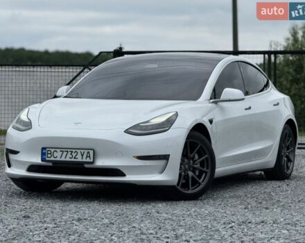 Белый Тесла Модель 3, объемом двигателя 0 л и пробегом 125 тыс. км за 15000 $, фото 1 на Automoto.ua