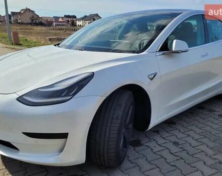 Білий Тесла Модель 3, об'ємом двигуна 0 л та пробігом 47 тис. км за 26200 $, фото 2 на Automoto.ua