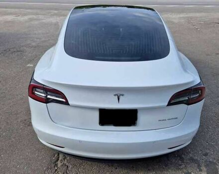 Белый Тесла Модель 3, объемом двигателя 0 л и пробегом 42 тыс. км за 14600 $, фото 4 на Automoto.ua