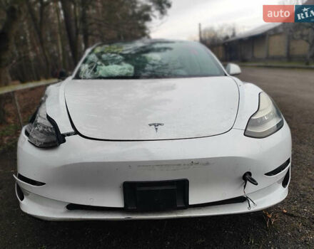 Белый Тесла Модель 3, объемом двигателя 0 л и пробегом 61 тыс. км за 9999 $, фото 18 на Automoto.ua
