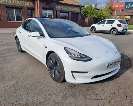 Білий Тесла Модель 3, об'ємом двигуна 0 л та пробігом 81 тис. км за 16500 $, фото 1 на Automoto.ua
