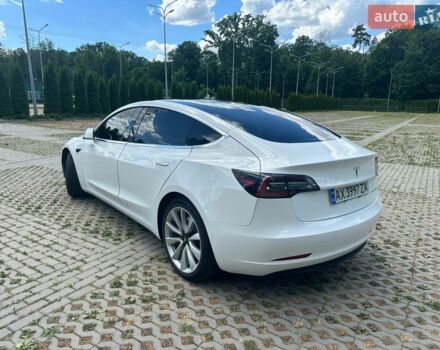 Белый Тесла Модель 3, объемом двигателя 0 л и пробегом 100 тыс. км за 17600 $, фото 29 на Automoto.ua