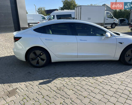 Білий Тесла Модель 3, об'ємом двигуна 0 л та пробігом 107 тис. км за 15500 $, фото 1 на Automoto.ua