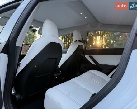 Білий Тесла Модель 3, об'ємом двигуна 0 л та пробігом 92 тис. км за 21300 $, фото 25 на Automoto.ua