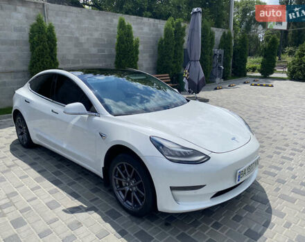 Білий Тесла Модель 3, об'ємом двигуна 0 л та пробігом 138 тис. км за 15700 $, фото 4 на Automoto.ua