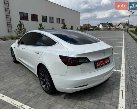Білий Тесла Модель 3, об'ємом двигуна 0 л та пробігом 102 тис. км за 15999 $, фото 8 на Automoto.ua
