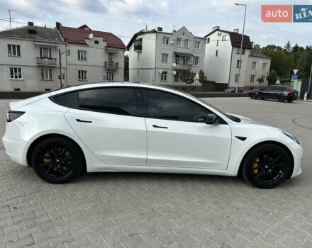 Белый Тесла Модель 3, объемом двигателя 0 л и пробегом 127 тыс. км за 19700 $, фото 3 на Automoto.ua